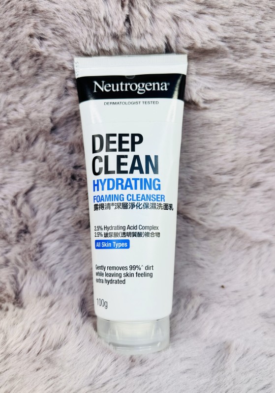 Neutrogena deep clean Hydrating foaming cleanser - 100g